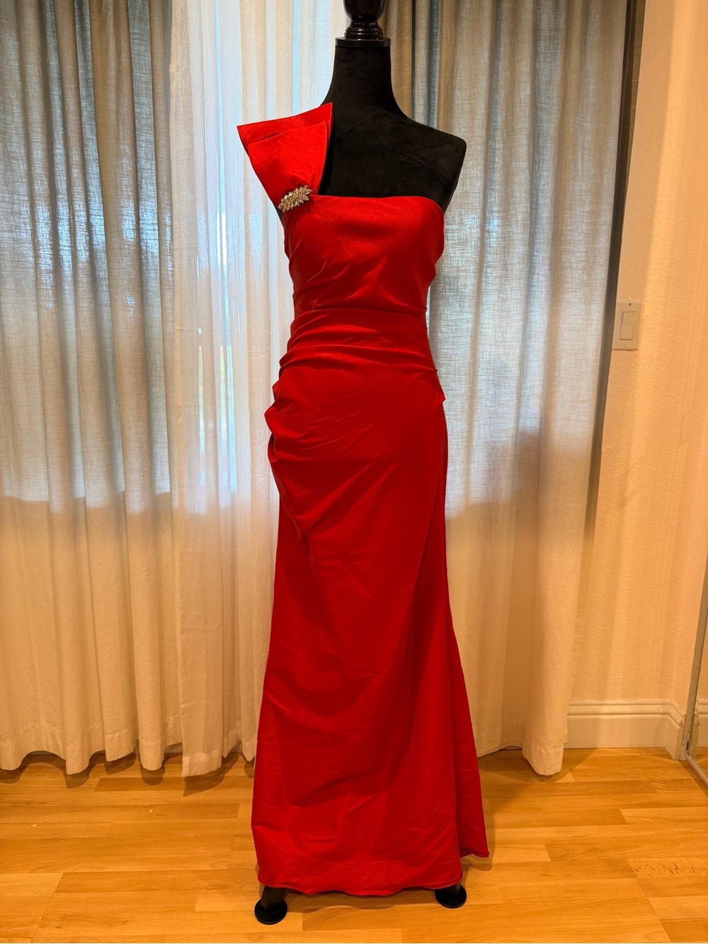 Night Way Collections One-Shoulder Red Gown with Brooch